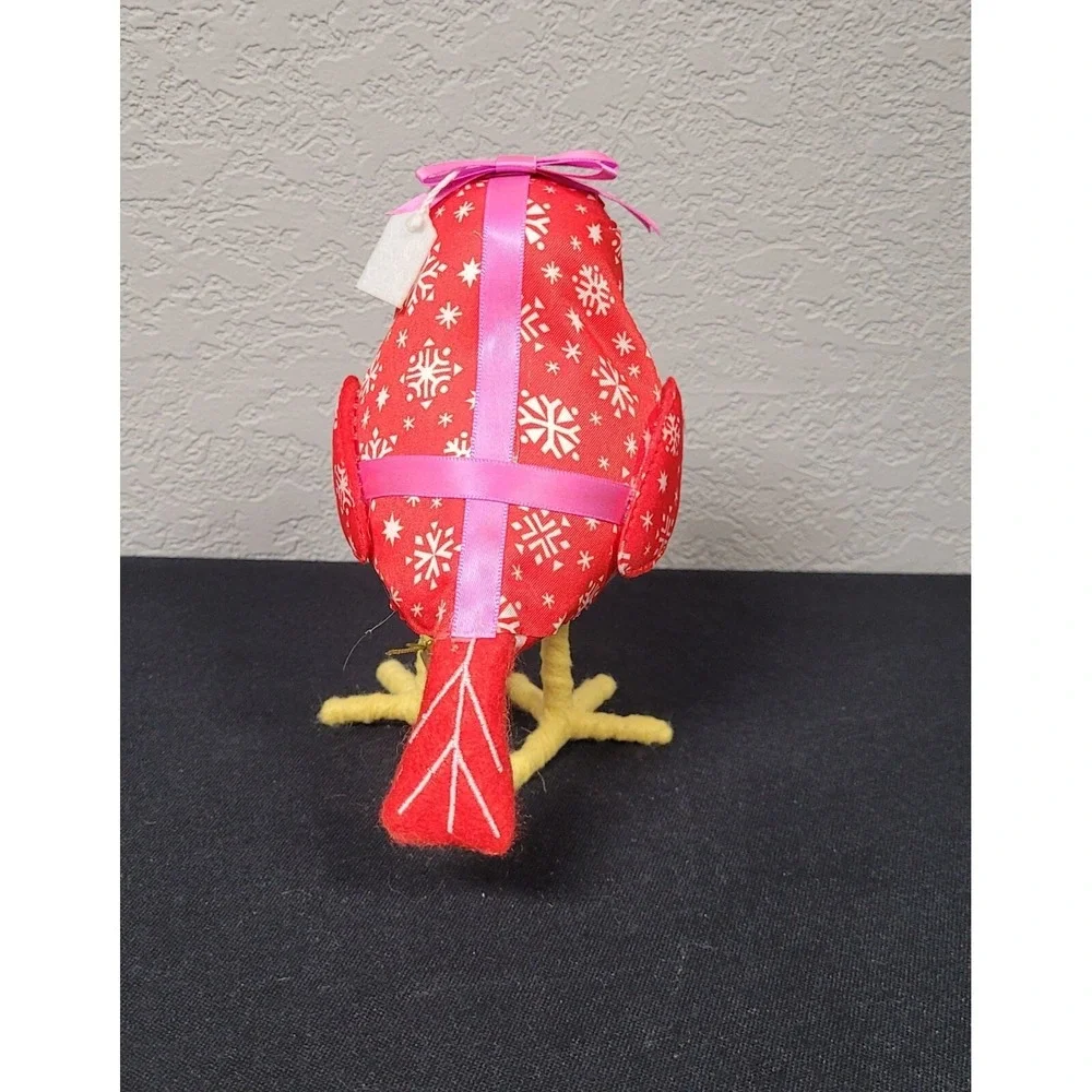 Featherly Friends Bird Dressed As Present Bow 2022